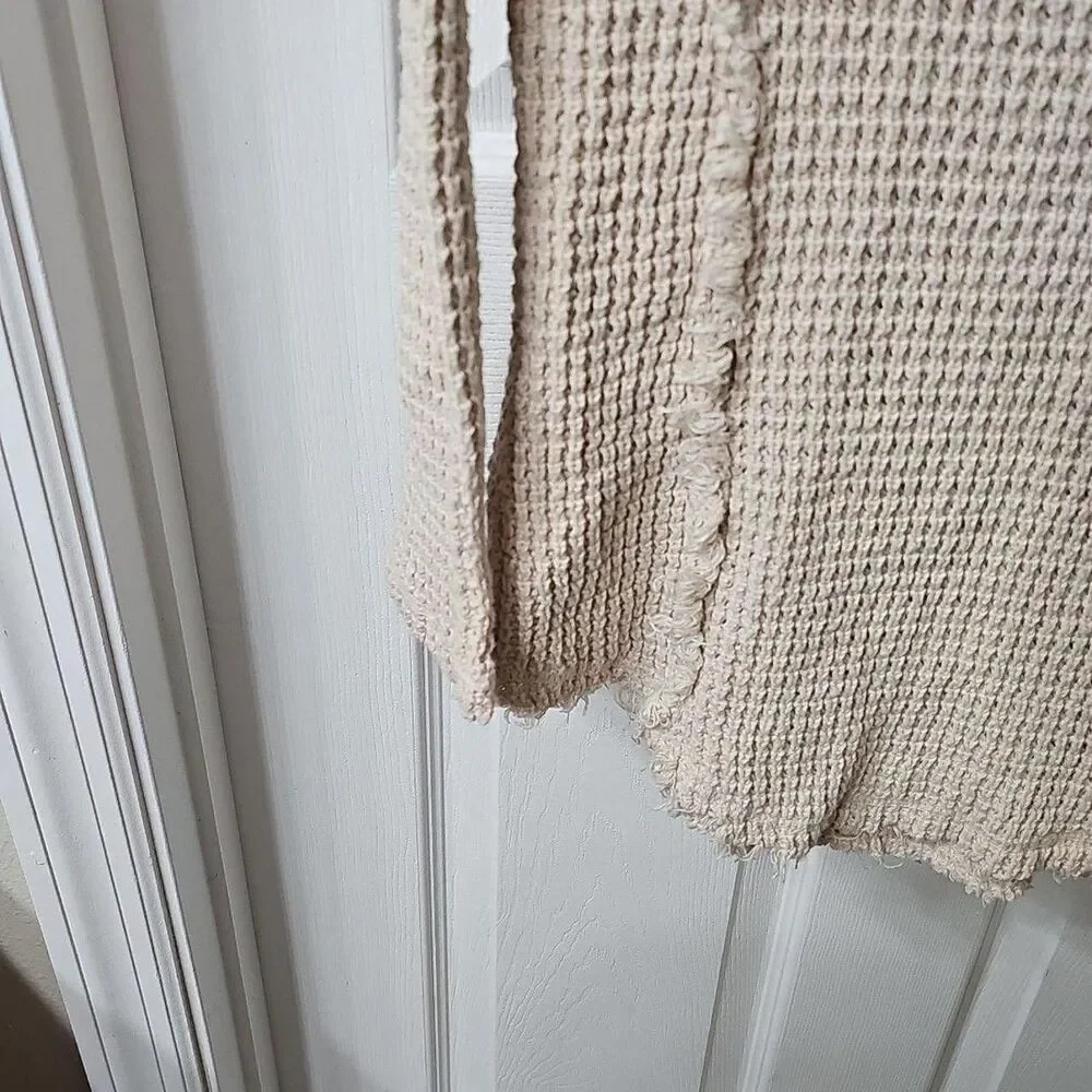 Elan Cold Shoulder Distressed Waffle Knit Sweater in Cream Size S